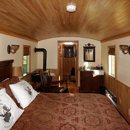 Clearview Station & Caboose B&B Creemore Extérieur photo